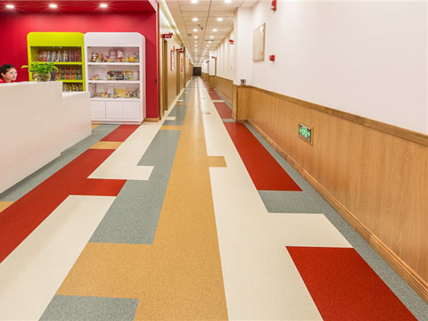 貴州PVC地板-PVC塑膠地板-運動地板廠家-貴州云翌裝飾工程有限公司
