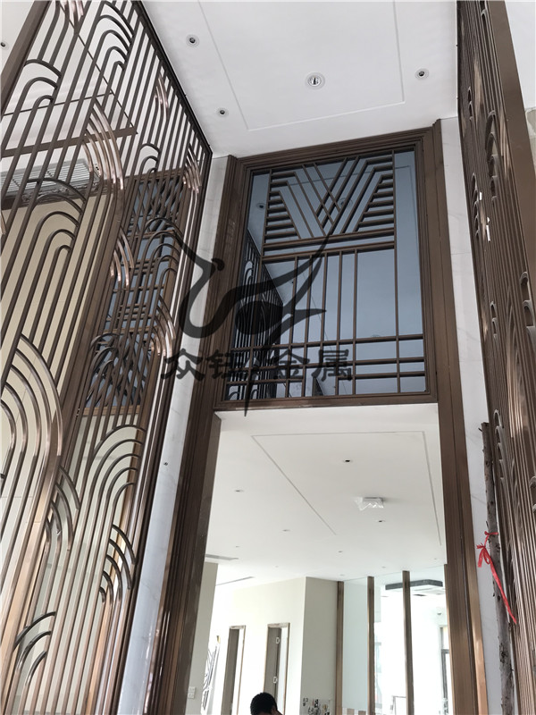 佛山市眾鈺金屬制品 全國酒店大堂不銹鋼屏風(fēng)格柵與鋁合金板批量定制專家